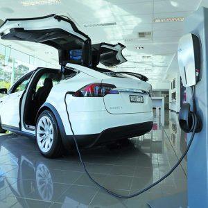 Ηλεκτρικά Αυτοκίνητα: Το τέλος της ευφορίας και η ζημιά 65 δισ. δολαρίων