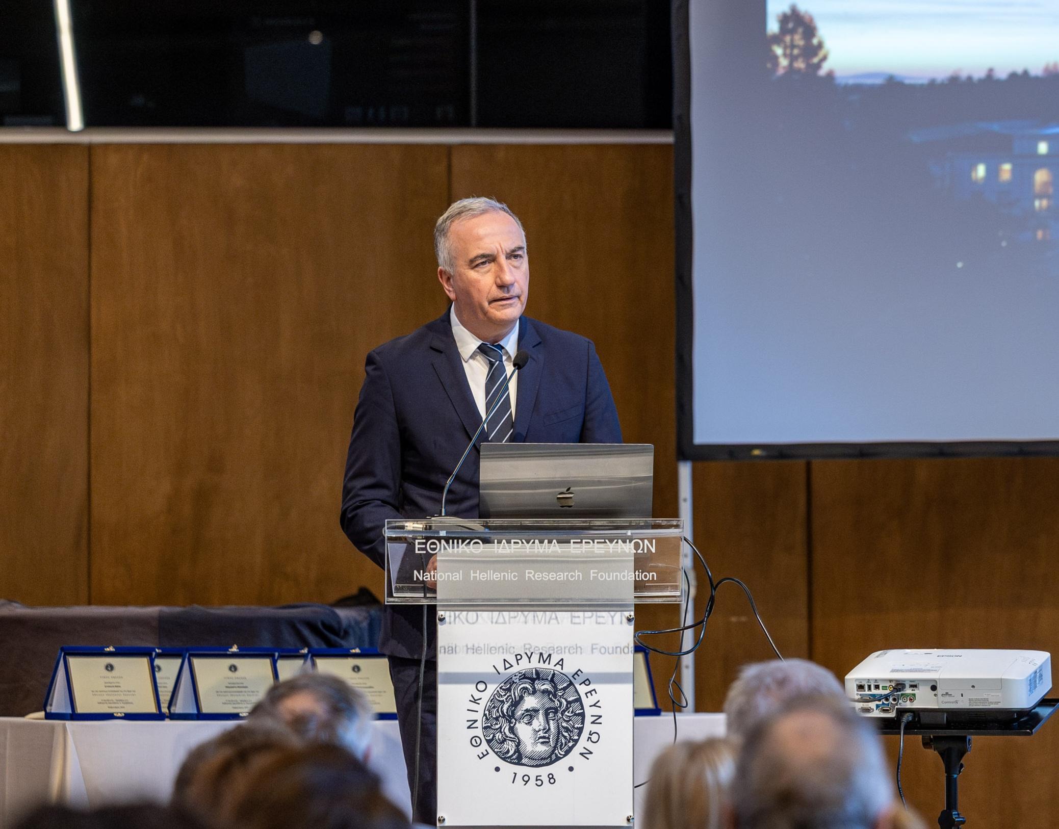 Καλαφάτης: Στήριξη σε προσπάθειες που προάγουν την ανθρώπινη διάσταση έρευνας και καινοτομίας