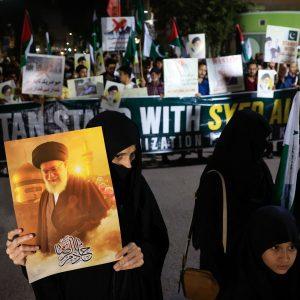 Ιράν: Ισραηλινά ΜΜΕ μεταδίδουν ότι βρέθηκε η σορός του Χαμενεΐ – Κλείνουν τα στενά του Ορμούζ