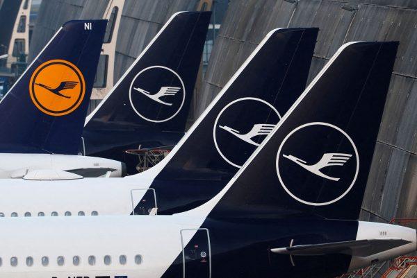Lufthansa: Οι πιλότοι απειλούν με απεργία, αδιέξοδες οι συζητήσεις για τις συντάξεις