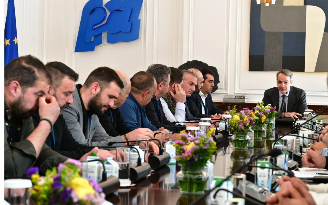 Κτηνοτροφία: Σε εξέλιξη η σύσκεψη Μητσοτάκη – κτηνοτρόφων