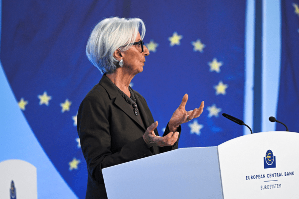 Λαγκάρντ: Παραμένω επικεντρωμένη στη δουλειά μου – Τι λένε πηγές της ΕΚΤ