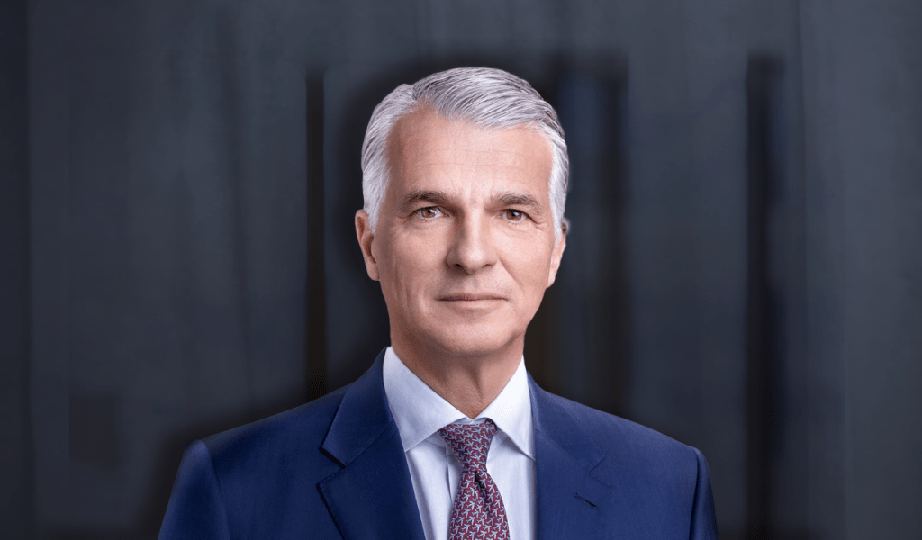 UBS: Θα καθυστερήσει την αποχώρηση του Ερμότι