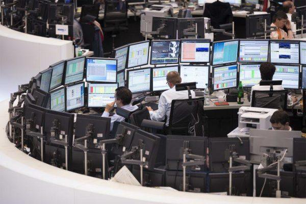 Ευρωπαϊκά χρηματιστήρια: Υπό την πίεση της δασμολογικής αβεβαιότητας