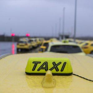 Ταξί: Συνεχίζονται οι κινητοποιήσεις πανελλαδικά