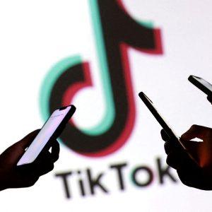 TikTok: «Εθιστικό σχεδιασμό» βλέπει η Κομισιόν – Παραβίαση Νόμου περί Ψηφιακών Υπηρεσιών