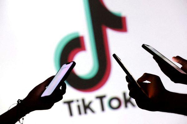 TikTok: «Εθιστικό σχεδιασμό» βλέπει η Κομισιόν – Παραβίαση Νόμου περί Ψηφιακών Υπηρεσιών