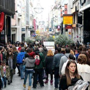 Λιανικό εμπόριο: Η επέλαση των αλυσίδων και ο «θάνατος» (;) του εμποράκου