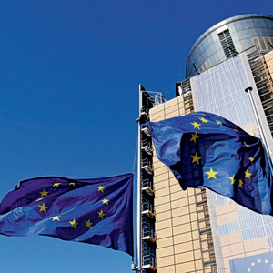 ΕΕ: Εξετάζει το ενδεχόμενο περιορισμού των εθνικών εξουσιών για παρεμπόδιση συγχωνεύσεων