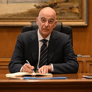 Δένδιας: Η ελληνική συστοιχία Patriot στη Σαουδική Αραβία κατέρριψε δύο βαλλιστικούς πυραύλους από το Ιράν