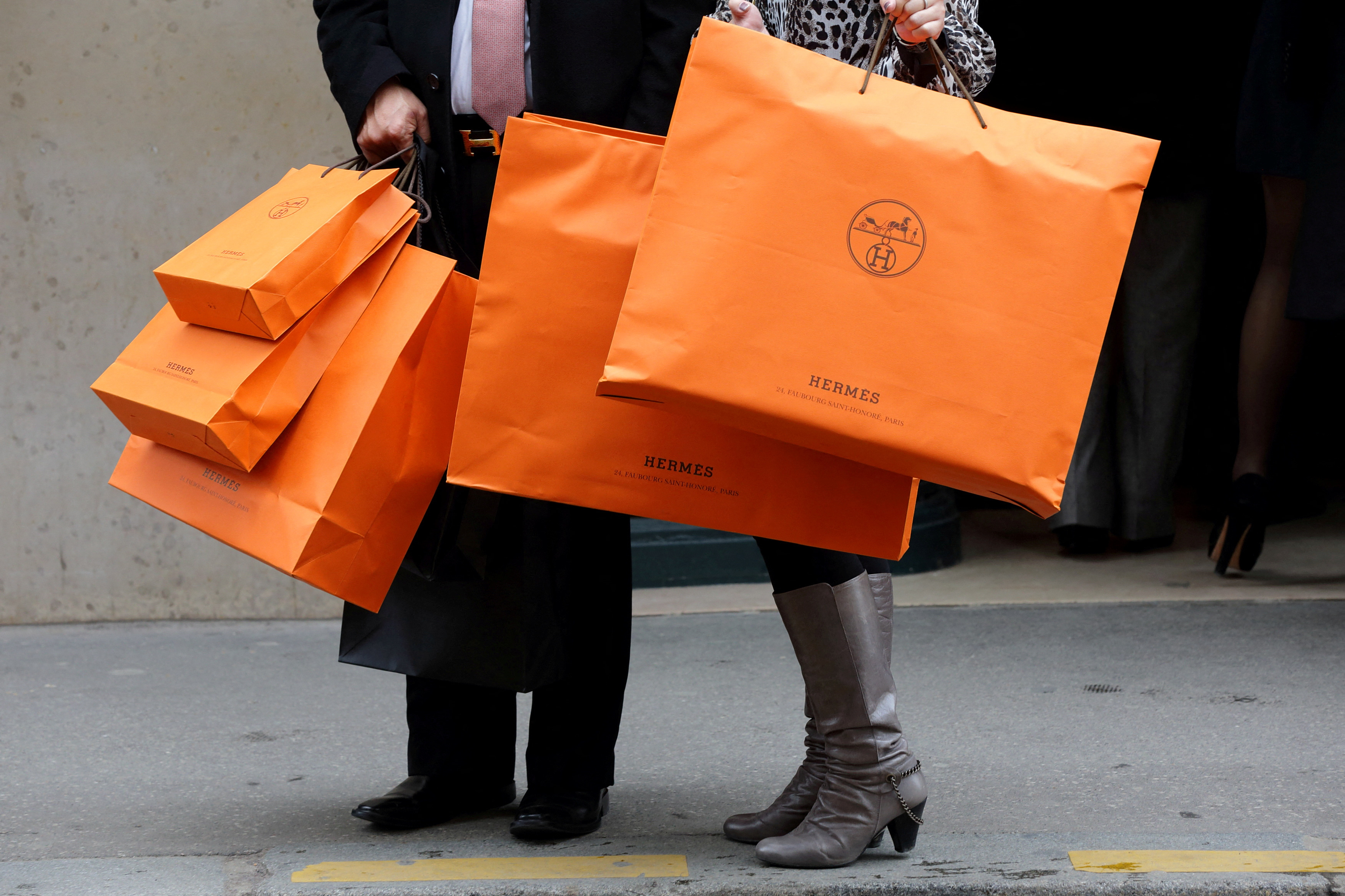 Hermès: Αλλάζουν οι όροι στο «παιχνίδι» με τις τσάντες Birkin και Kelly