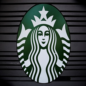 Starbucks: Απεργίες και συνδικάτα δοκιμάζουν τη διοίκηση