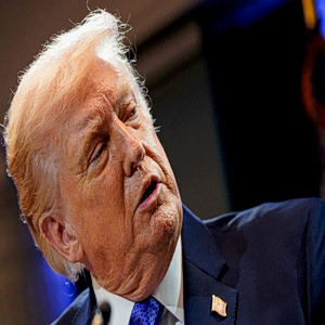 Τραμπ: «Δεν ανησυχώ για τη βενζίνη» λέει o πρόεδρος καθώς ανεβαίνουν οι τιμές