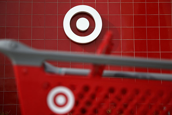 Target: Εκπτώσεις, delivery και νέα brands φέρνουν ξανά την ανάπτυξη