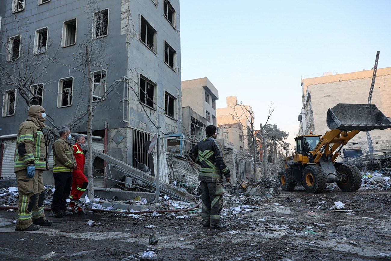 Νέο ισραηλινό σφυροκόπημα στη Βηρυτό – Το Ιράν έπληξε αμερικανική βάση στο Μπαχρέιν