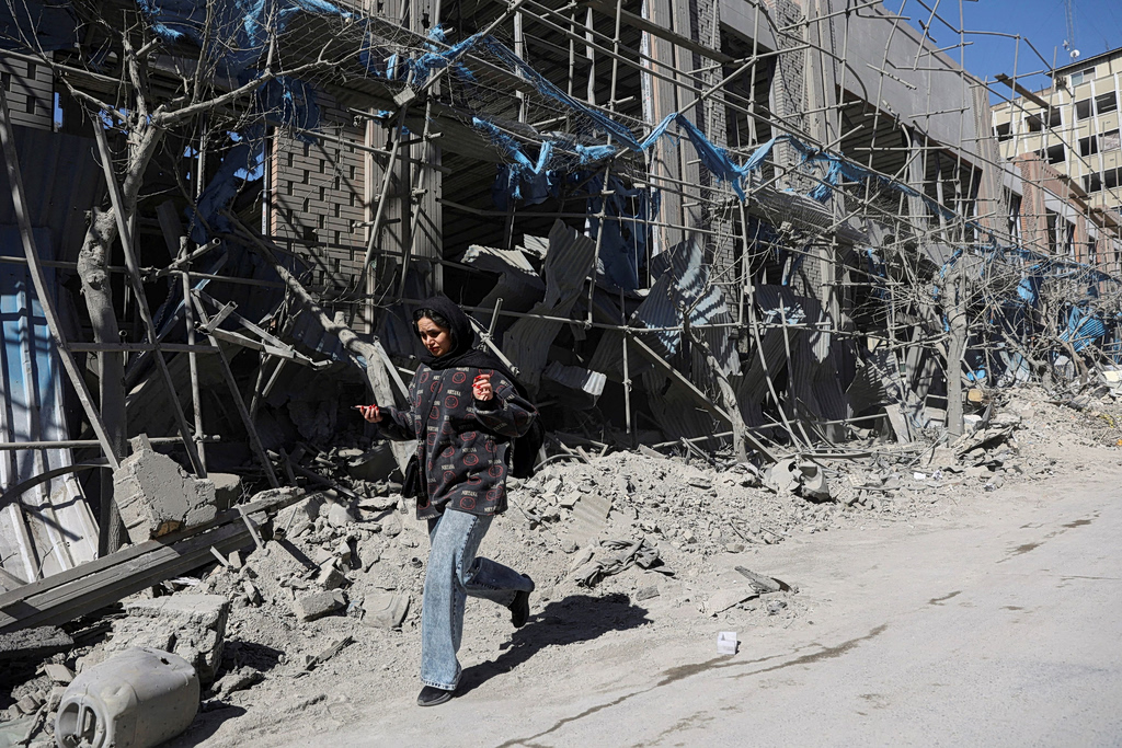 Ο Μακρόν στέλνει το αεροπλανοφόρο «Σαρλ ντε Γκωλ» στη Μεσόγειο