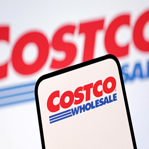 Costco: Υπόσχεται μειώσεις τιμών στους πελάτες αν λάβει επιστροφές από τους δασμούς