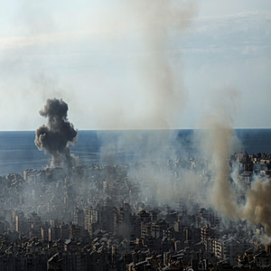 Το Ιράν ανακοινώνει ότι σταματά τις επιθέσεις στις γειτονικές χώρες