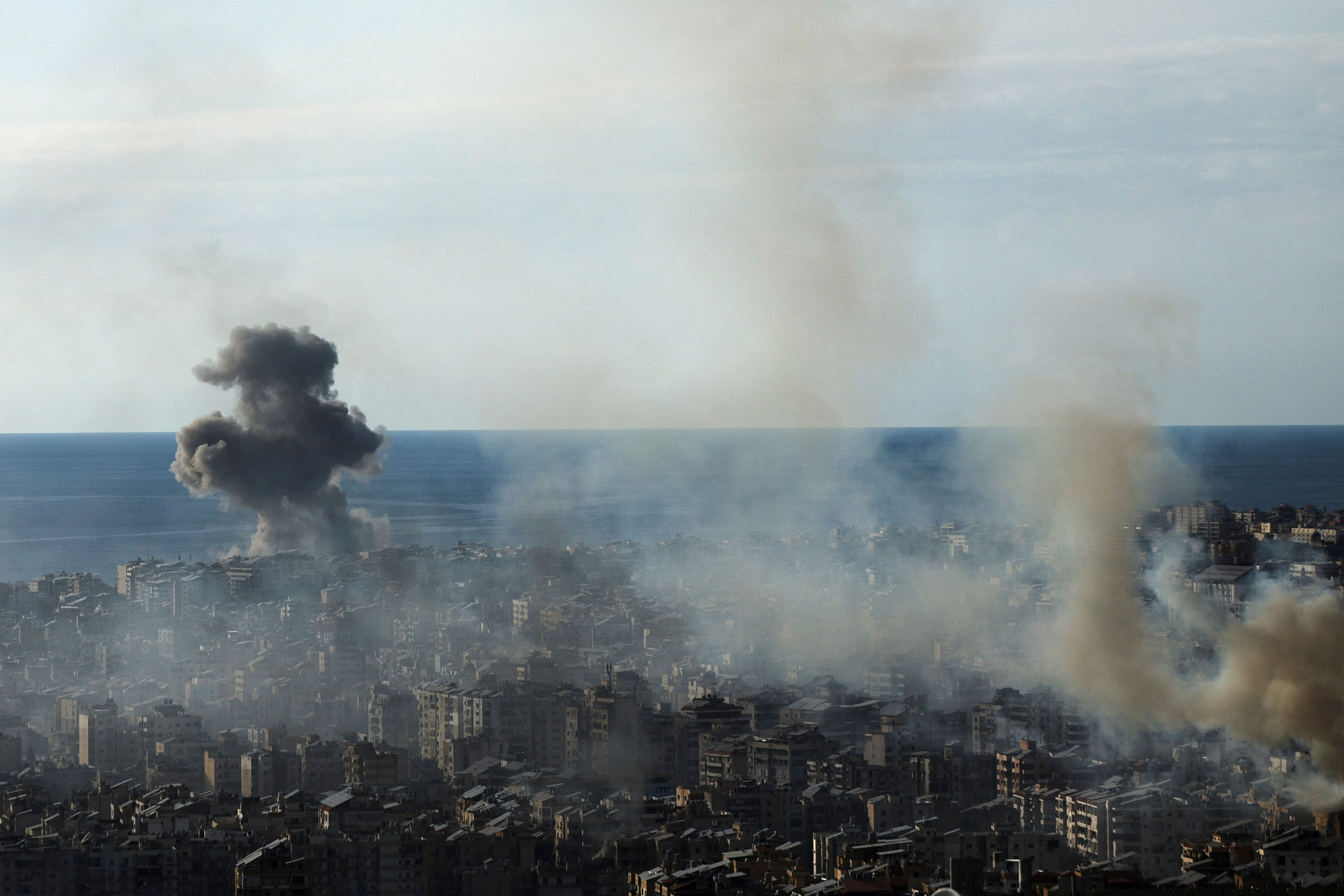 Το Ιράν ανακοινώνει ότι σταματά τις επιθέσεις στις γειτονικές χώρες