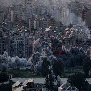 Το Ιράν ανακοινώνει ότι σταματά τις επιθέσεις στις γειτονικές χώρες