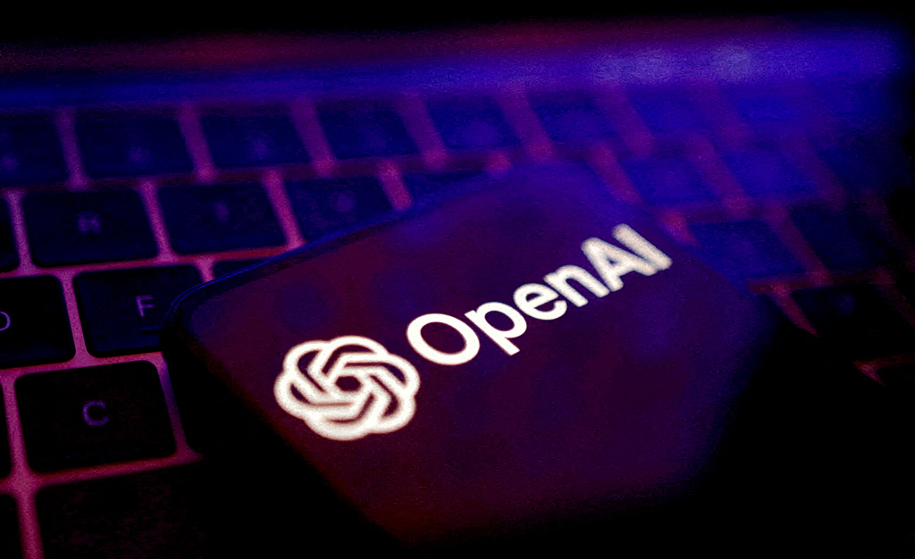OpenAI: Μαζικές προσλήψεις και στροφή στις επιχειρήσεις για να καλύψει το χαμένο έδαφος