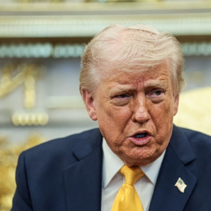 Τραμπ: Χρυσό νόμισμα με το πρόσωπό του προκαλεί νέα πολιτική «θύελλα» στις ΗΠΑ