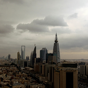 Σαουδική Αραβία: «Φουλάρει» τον αγωγό που παρακάμπτει τα Στενά του Ορμούζ