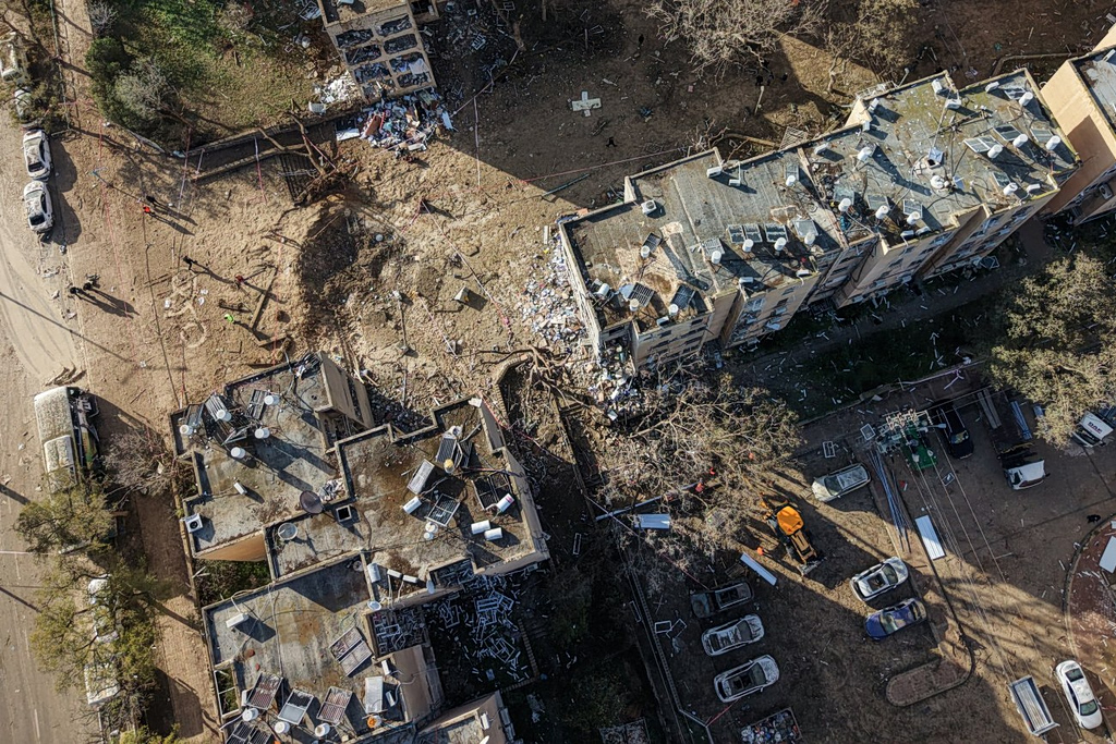 Με πλήγματα σε ενεργειακές εγκαταστάσεις προειδοποιεί το Ιράν