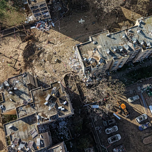 Με πλήγματα σε ενεργειακές εγκαταστάσεις προειδοποιεί το Ιράν