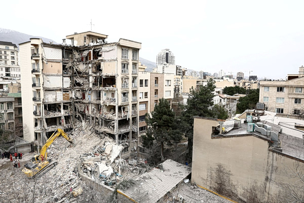 Τραμπ: Μιλάμε με τους κατάλληλους ανθρώπους στο Ιράν