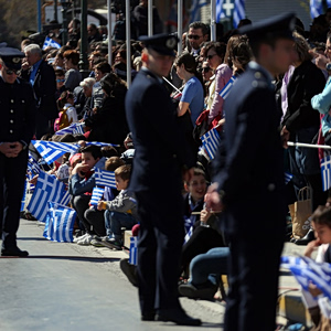 25η Μαρτίου: Κυκλοφοριακές ρυθμίσεις στην Αθήνα λόγω παρελάσεων – Πώς θα λειτουργήσουν Μετρό και Τραμ