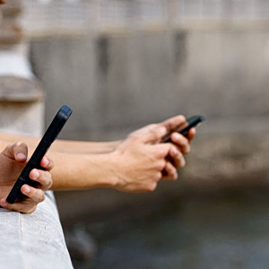 Παπαστεργίου: Θέμα ημερών οι αποφάσεις για την απαγόρευση της πρόσβασης στα social media για ανηλίκους