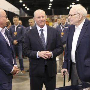 Berkshire: Ο Άμπελ δεσμεύεται να ακολουθήσει το «πλαίσιο» του Μπάφετ