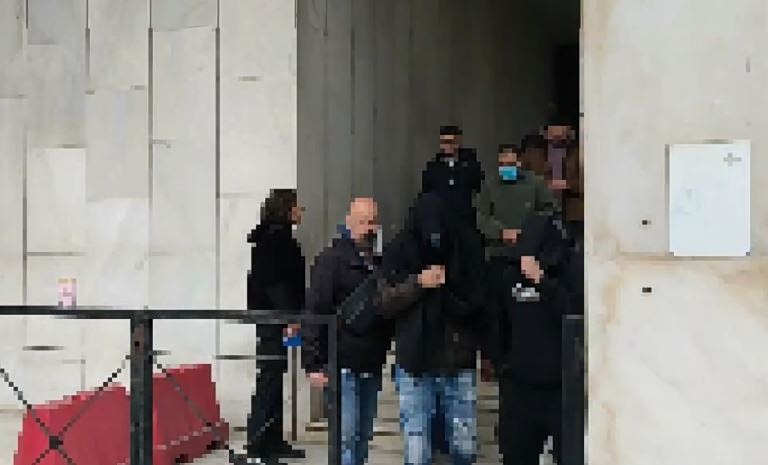 ΕΦΚΑ: Στον εισαγγελέα οι 22 συλληφθέντες για τη μεγάλη απάτη