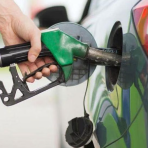 ΕΦΚ στα καύσιμα: Γιατί η Ελλάδα δεν τον μειώνει – Τι κάνουν οι χώρες της ΕΕ και τι σημαίνει για τις τιμές