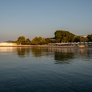 Hydra Beach: Αλλαγή σελίδας για το ιστορικό ξενοδοχείο – Εξαγοράστηκε από τον Γιάννη Δασκαλαντωνάκη