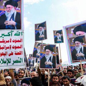 Ιράν: Διχασμένοι οι πολίτες μετά το θάνατο του θρησκευτικού ηγέτη