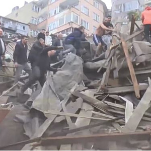 Κωνσταντινούπολη : Κατέρρευσαν δύο κτήρια – Πιθανή έκρηξη αερίου