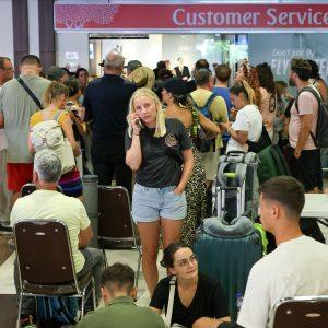 Μ. Ανατολή: Πάγωσαν οι πτήσεις – Εγκλωβισμένοι χιλιάδες δεκάδες ταξιδιώτες