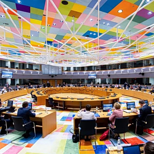 Eurogroup: Επί ποδός για τις τιμές της ενέργειας – Οι γραμμές άμυνας