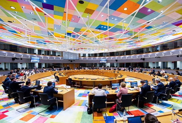 Eurogroup: Επί ποδός για τις τιμές της ενέργειας – Οι γραμμές άμυνας