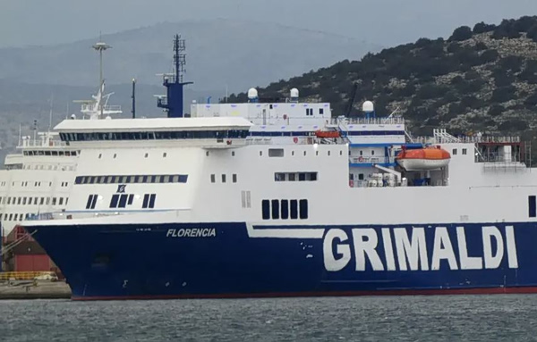 Ηγουμενίτσα: Μηχανική βλάβη οδήγησε πλοίο να δέσει στο λιμάνι