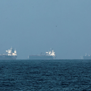 Στενά Ορμούζ: Διέρχονται μόνο τα πλοία που συνδέονται με το Ιράν