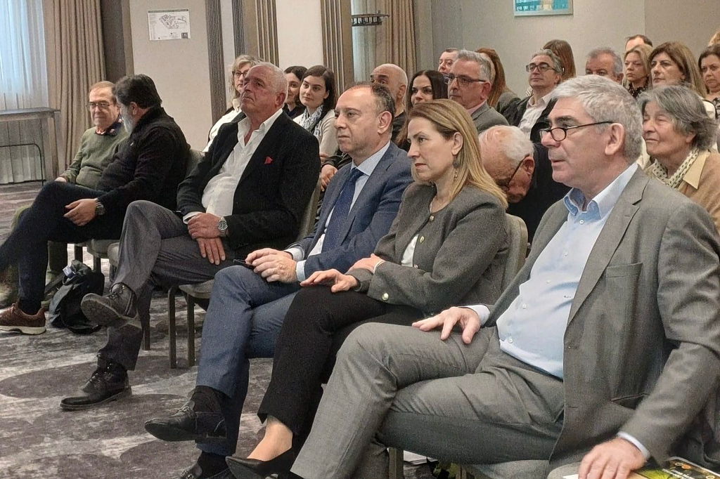 Κέλλας: Στρατηγικός πυλώνας ο ελληνικός οίνος