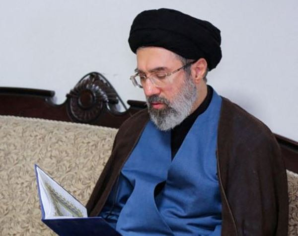 Νέος ανώτατος ηγέτης του Ιράν και επίσημα ο Μοτζτάμπα Χαμενεΐ