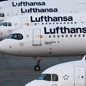Lufthansa: Ακυρώνει 20.000 πτήσεις μικρών αποστάσεων για εξοικονόμηση καυσίμων