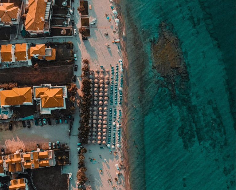 Αιγιαλός: Παράταση της προθεσμίας για τις αιτήσεις χρήσης ζητούν στην εστίαση