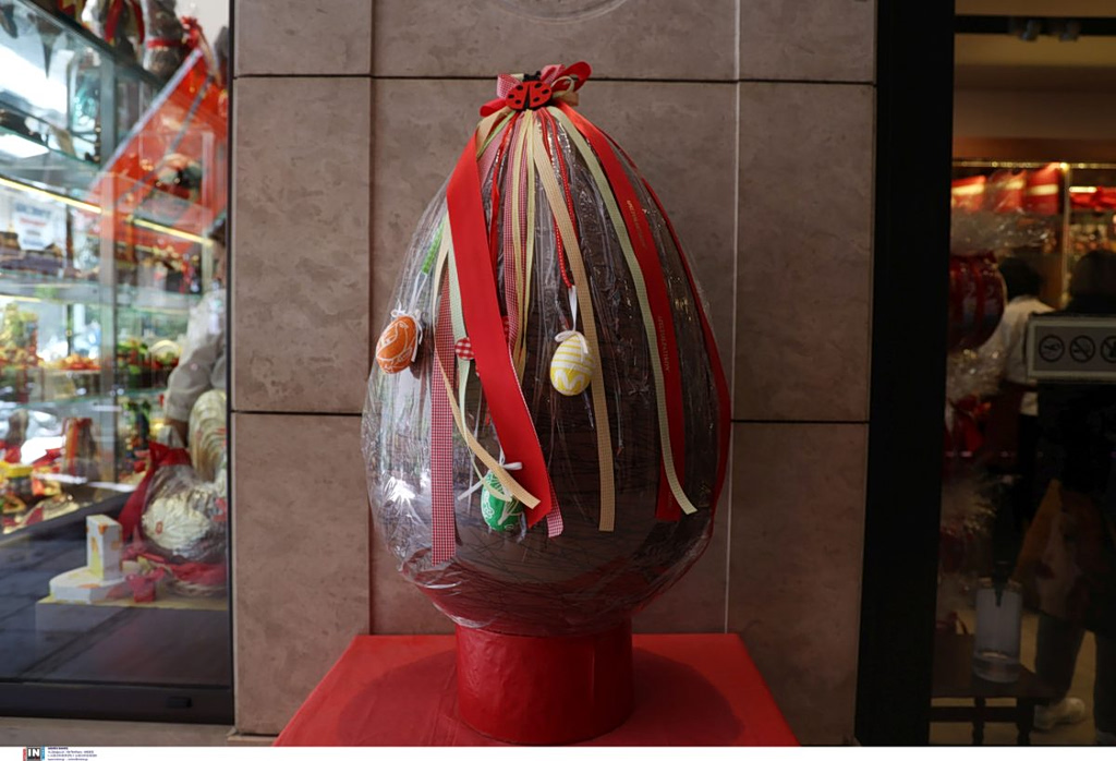 Εορταστικό ωράριο Πάσχα: Πότε ξεκινά – Ποιες Κυριακές θα είναι ανοιχτά τα καταστήματα