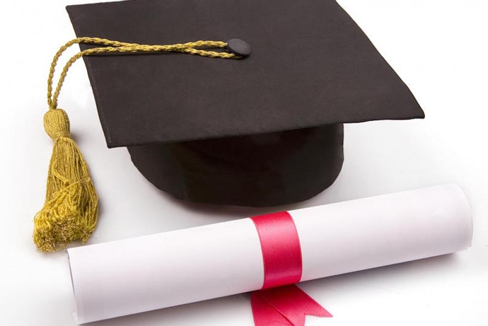 ΑΑΔΕ: Πρόστιμα και συλλήψεις σε εκπαιδευτήρια – Εξαπατούσαν πελάτες με μαϊμού πτυχία