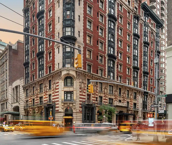 JPMorgan: Το Πακιστάν ματαιώνει την αγορά ιστορικού ξενοδοχείου στη Νέα Υόρκη